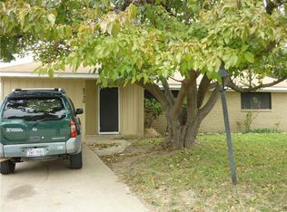 6736 Wallis Rd, Lake Worth, TX 76135