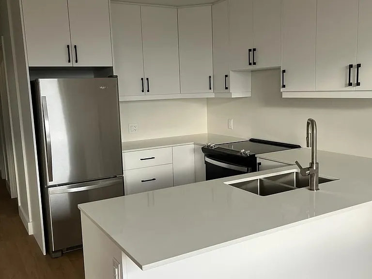70 Chamberlain Ave #2 — Photo 4