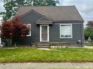 25881 Hollywood St, Roseville, MI 48066