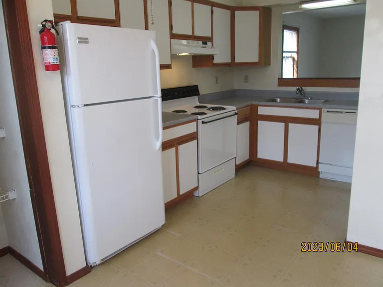 3510 Plum St — Photo 3