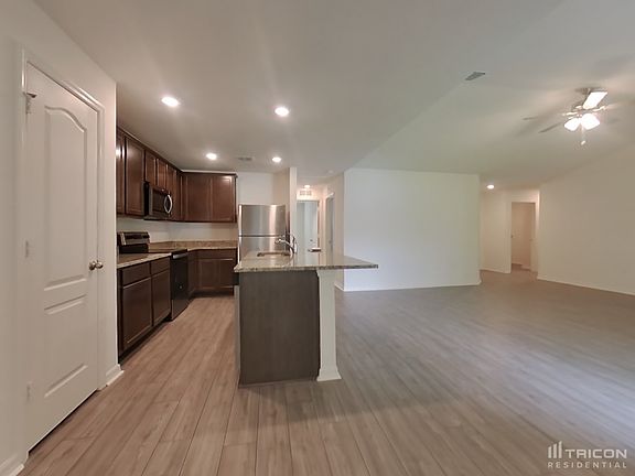 5th image of 15 Radford Ln