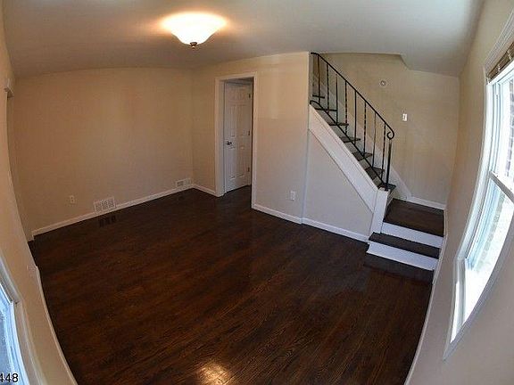 3rd image of 22-24 Dupont Pl #22