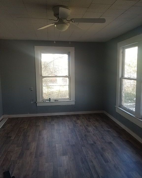 2nd image of 106 W Boles St