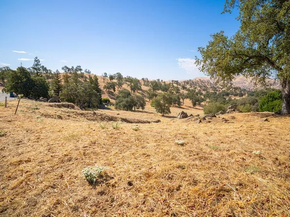 12 Mary Rebecca Ln, Friant, CA 93626