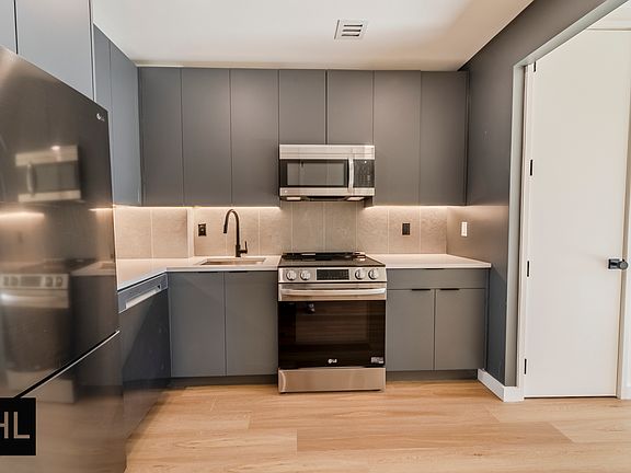 4th image of 931 Carroll St #933
