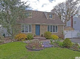 63 Rushmore St, Huntington Station, NY
