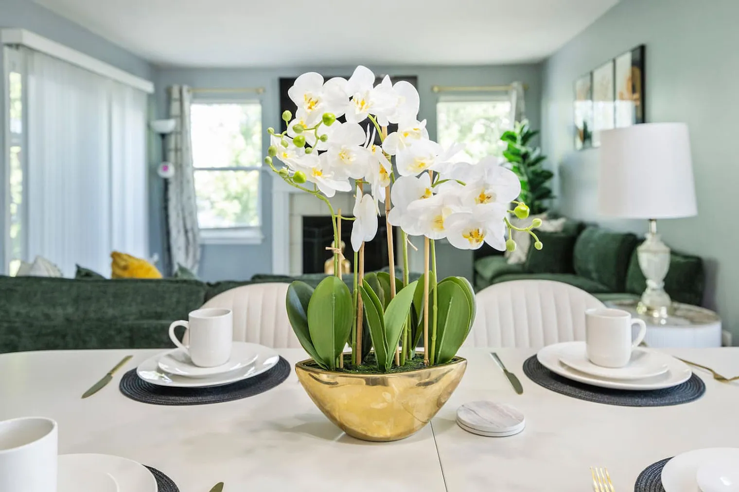 3 bed, 2.0 bath, 1937 sqft, $2,940 — Photo 4