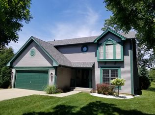 718 Bedford Dr, Crystal Lake, IL 60014