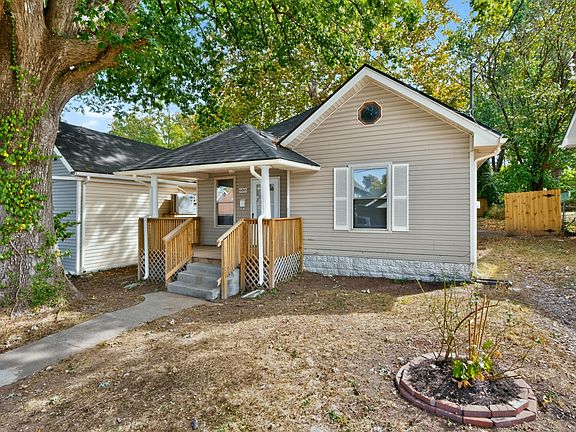 2nd image of 608 Elm Tree Ln