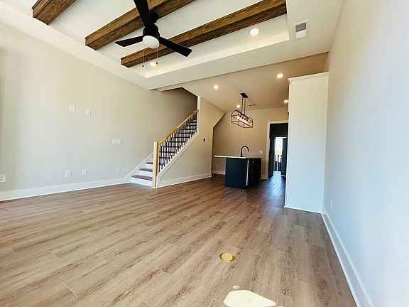 3rd image of 1122 Windsor Sq