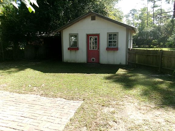 3rd image of 1012 S Dogwood Dr
