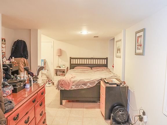 5th image of 1110 W Newport Ave #1611