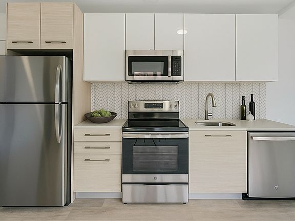 5th image of 2735 E 13th St #3B
