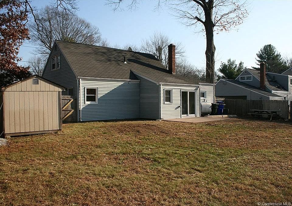 2nd image of 302 Burke St