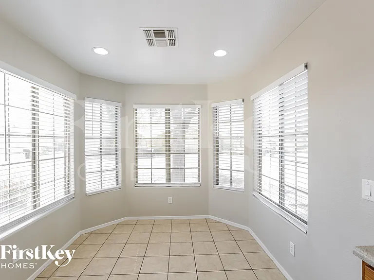 14944 N 133rd Dr — Photo 6