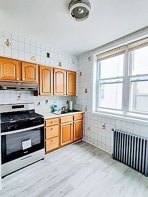 3rd image of 2560 42nd St APT 3R