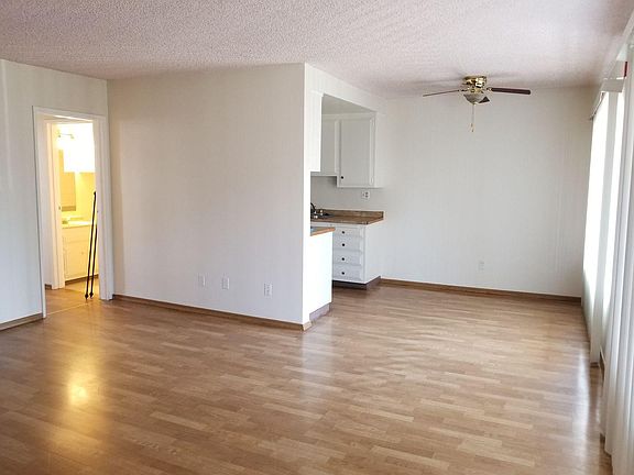 4th image of 230 Linden Ave Unit 203