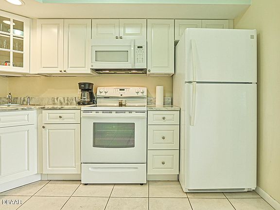 3rd image of 14 Tarpon Ave
