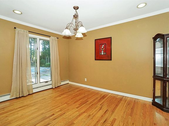 4th image of 3 Fairway Dr