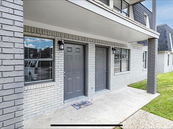 3rd image of 3819 Eagle Dr #1-4