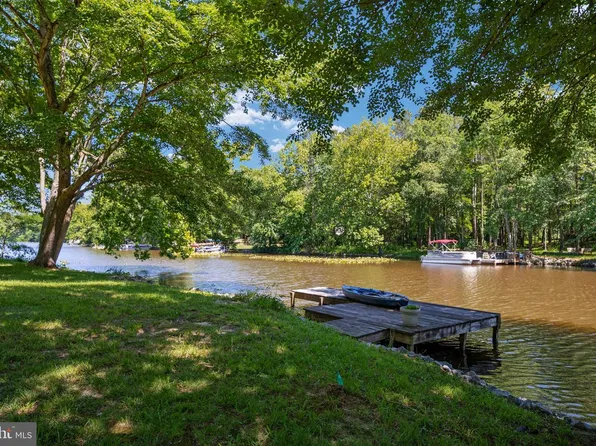 448 Lake Caroline Dr, Ruther Glen, VA 22546