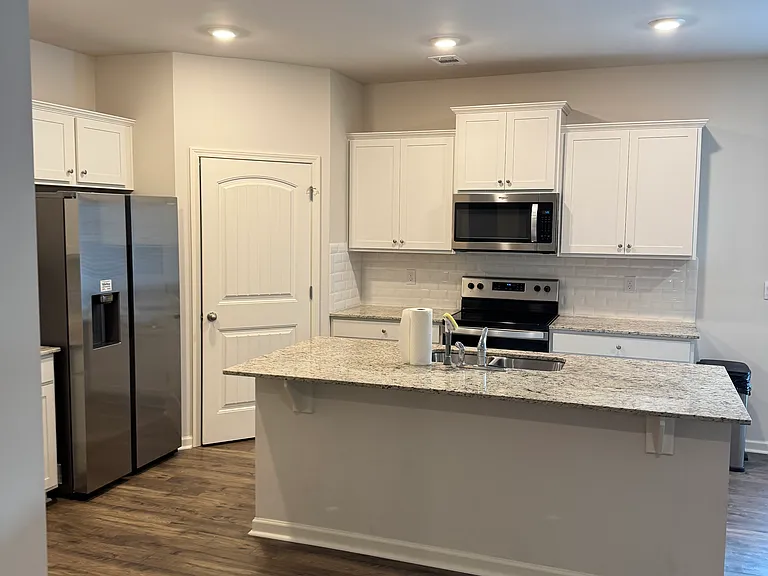 300 Stoneybrook Dr — Photo 10