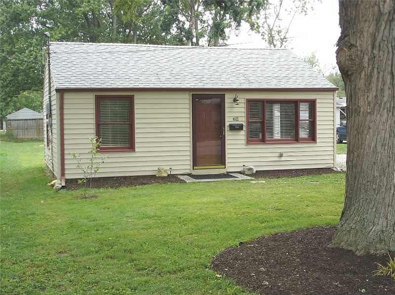 1st image of 611 Woodlawn Dr