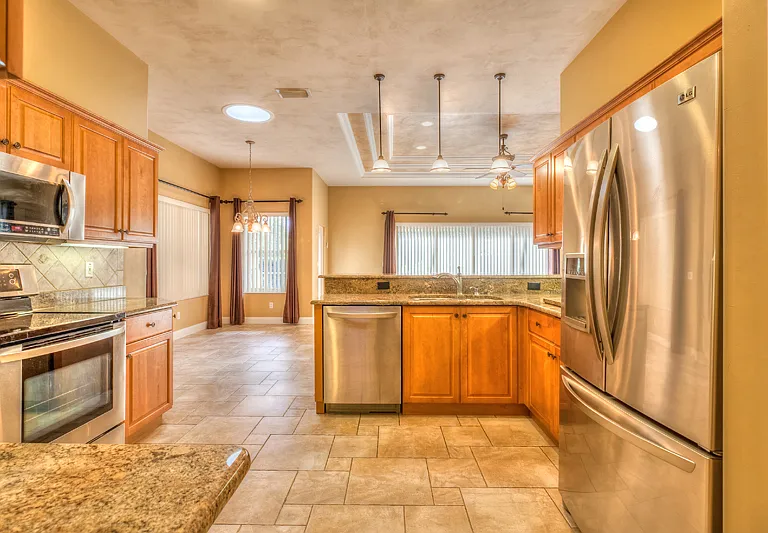 4213 Mayfair Ln — Photo 10