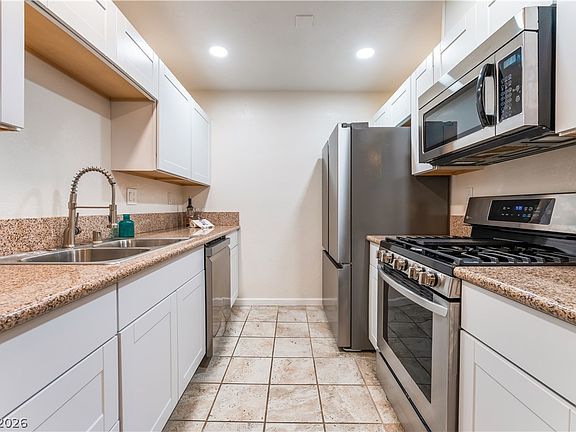 4th image of 441 N Lamb Blvd APT B