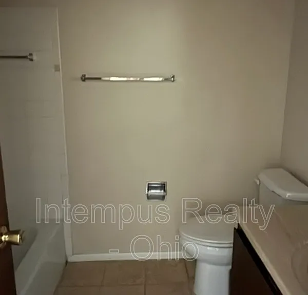 203 S Elruth Ave #4 — Photo 5