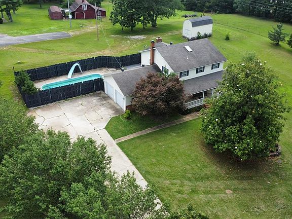 3rd image of 3431 Hawthorne Cir