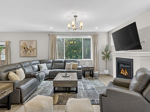 2nd image of 6807 NE 16th Ave