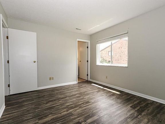 3rd image of 9464 Woodland Hills Dr