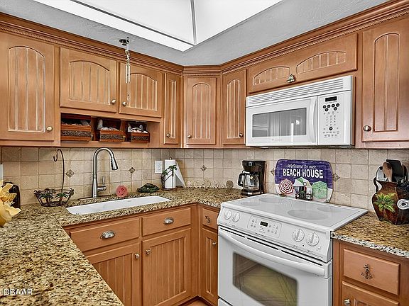2nd image of 3013 Atlantic Ave #2060