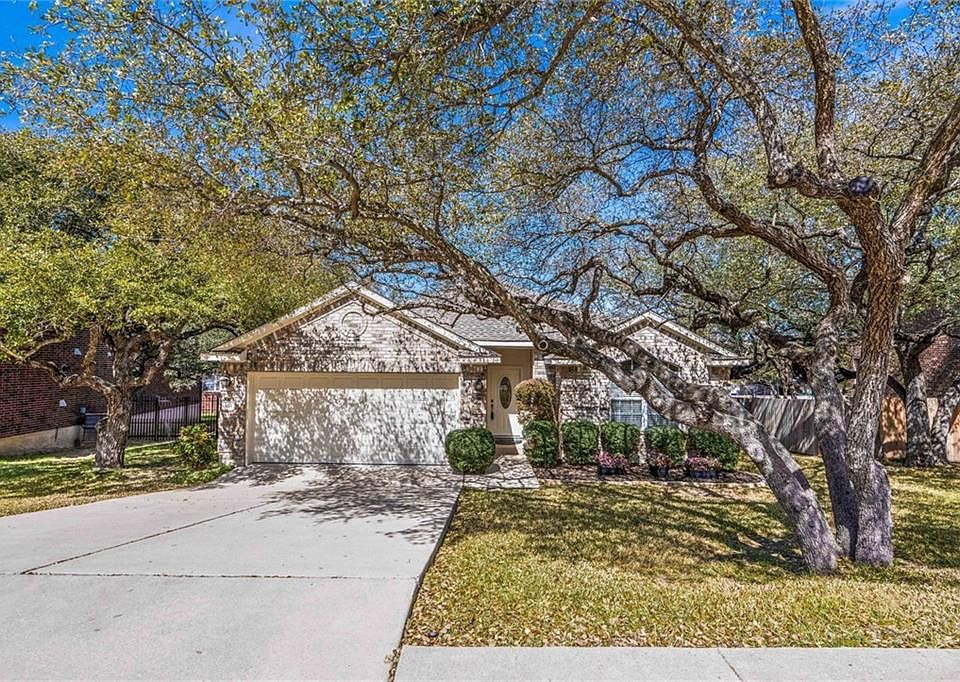 1st image of 1011 Cashew Ln