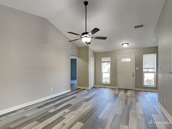 3rd image of 2696 Greenwood Ln