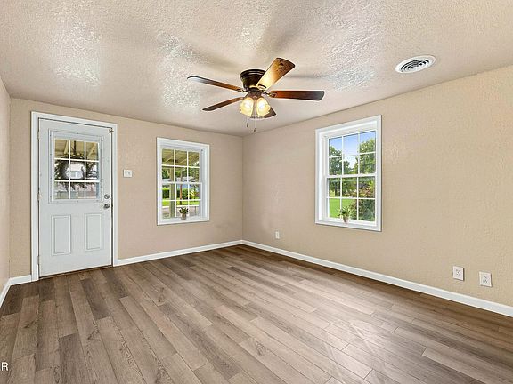 2nd image of 211 Henderson Ave
