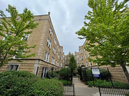 2335 W Addison St #E2 Photo 1