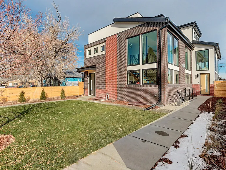 980 Utica St — Photo 21