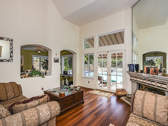 4th image of 13875 Royal Melbourne Sq