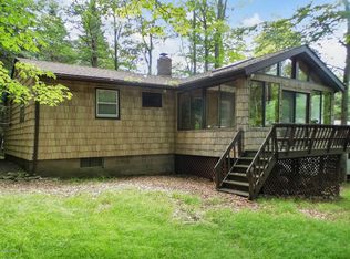 1267 Pocono Dr, Gouldsboro, PA 18424