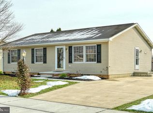 4 Tiffany Ct, Hanover, PA 17331