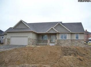 706 Lilac Ln, Dover, OH 44622