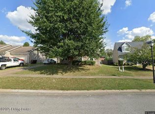 9903 Lancewood Rd, Louisville, KY 40229