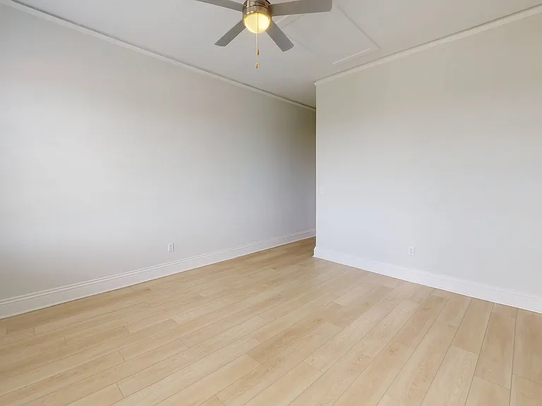 The Mirasol Apartments — Photo 16