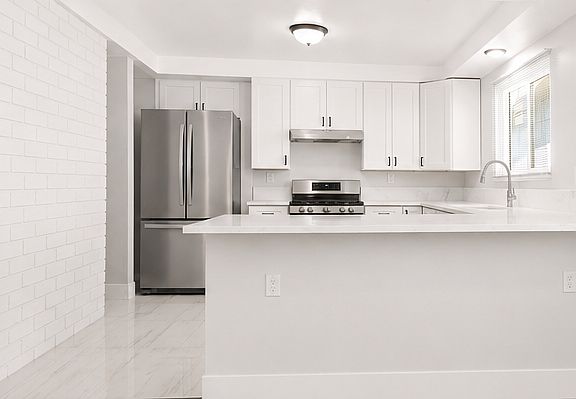 2nd image of 11126 Crenshaw Blvd APT 1