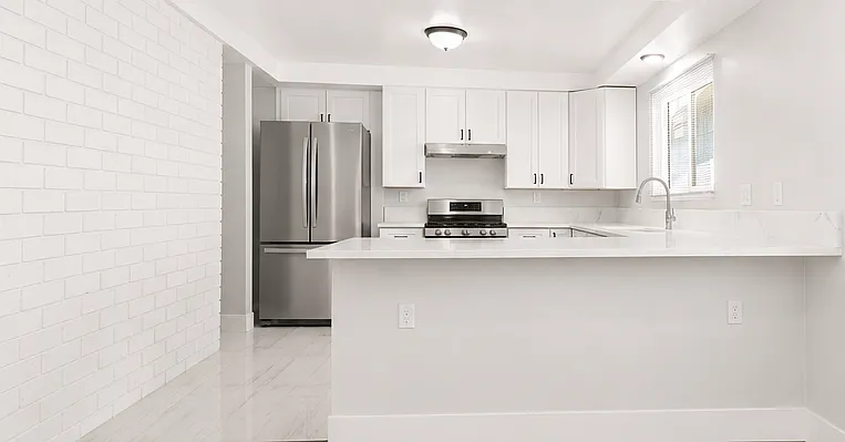 11126 Crenshaw Blvd #1 — Photo 2