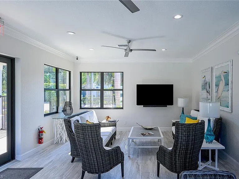 2371 Ravenna Blvd #101 — Photo 34