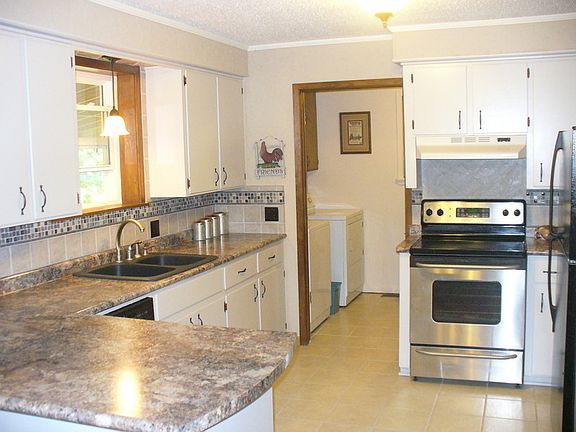 Kitchen
						:
						All Appliances stay ! ALL New, Fully Renovated.