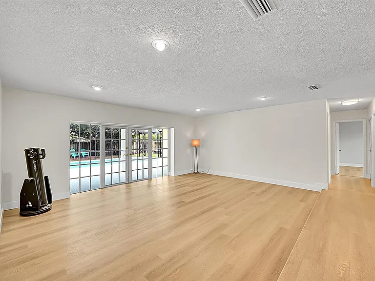 1480 SW 66th Ter — Photo 11
